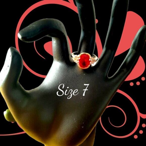 VINTAGE Crystal and Goldtone Ring  FEMININE - Picture 1 of 7